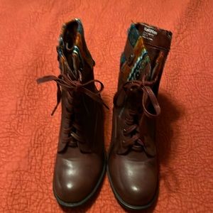 Women’s size 8 boot
